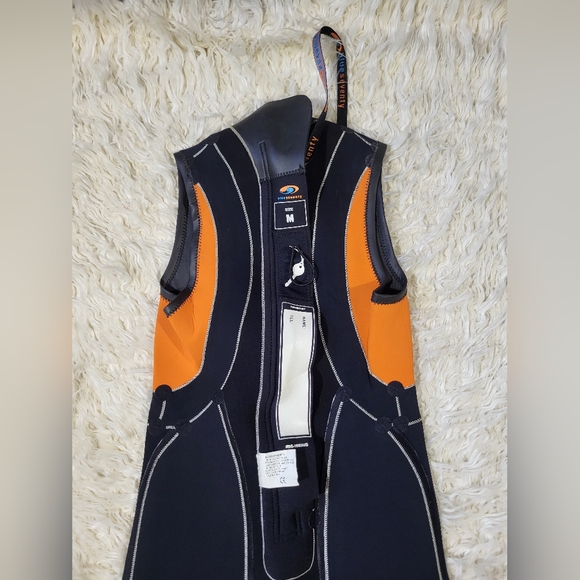 Blueseventy Men's Reaction Sleeveless Triathlon Wetsuit for Open Water Swimming - Picture 13 of 16